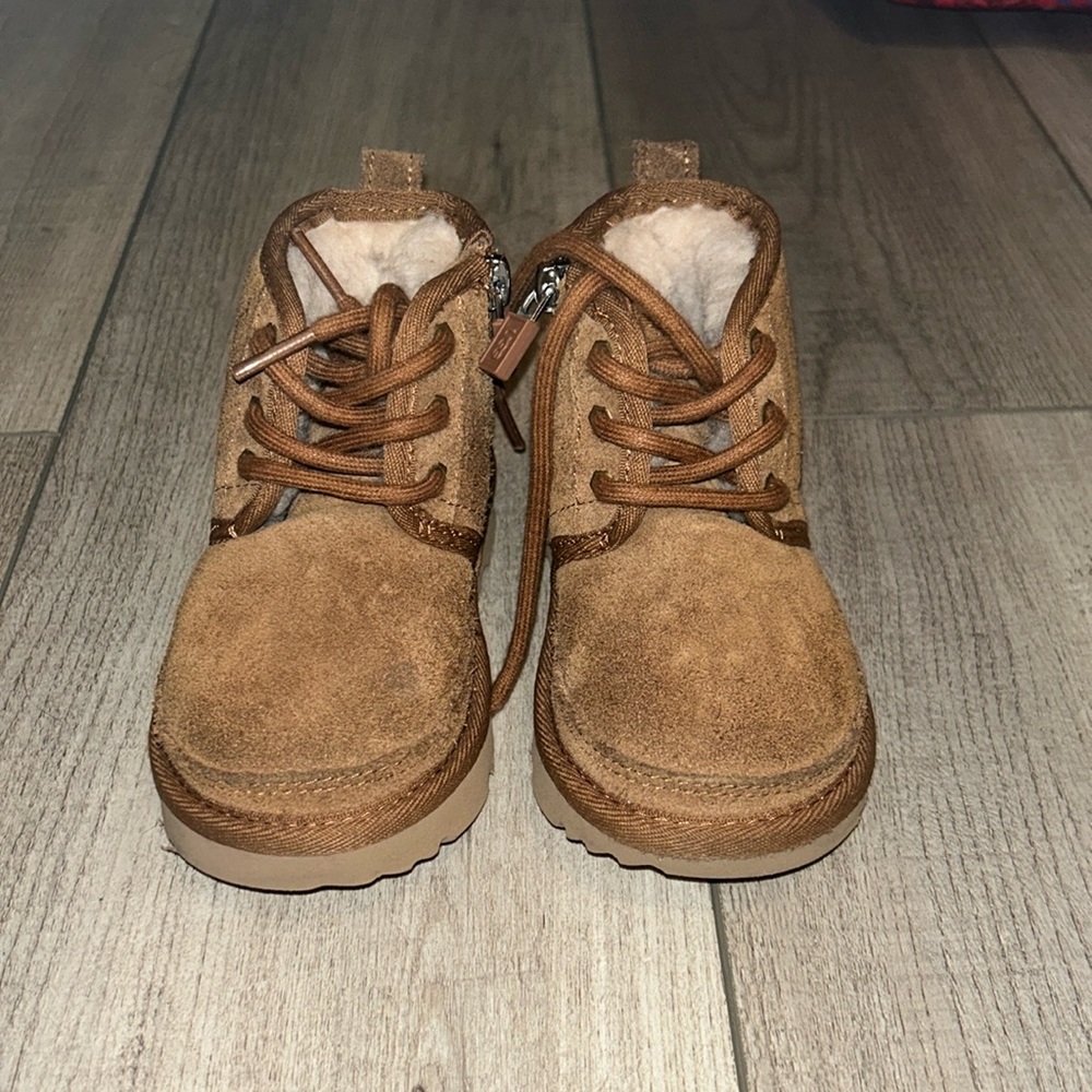 Ugg Neumel II. SIZE 7c.